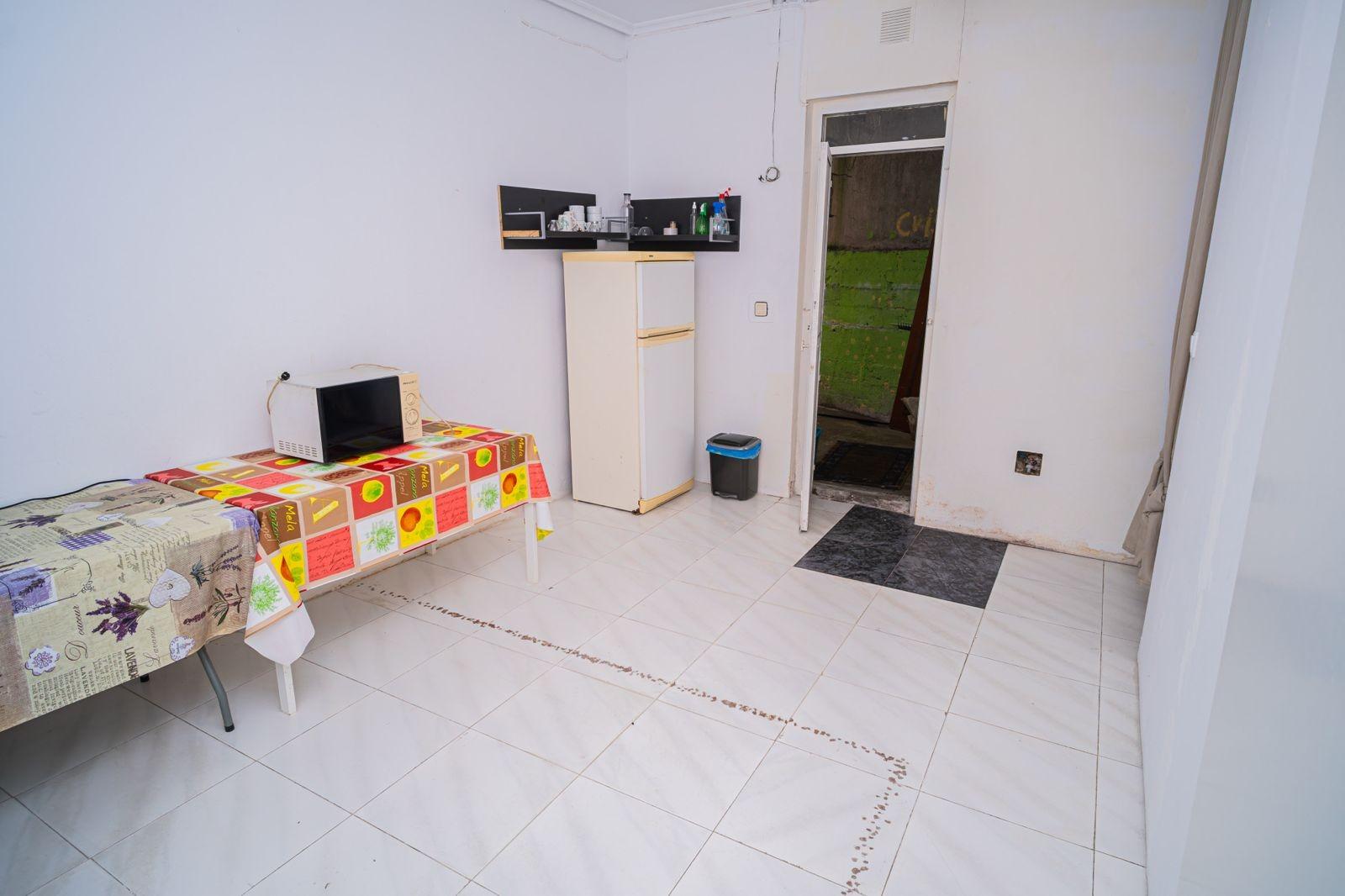 Commercial property in Aviles, Asturias, Spain 130 sq.m. No. 182826