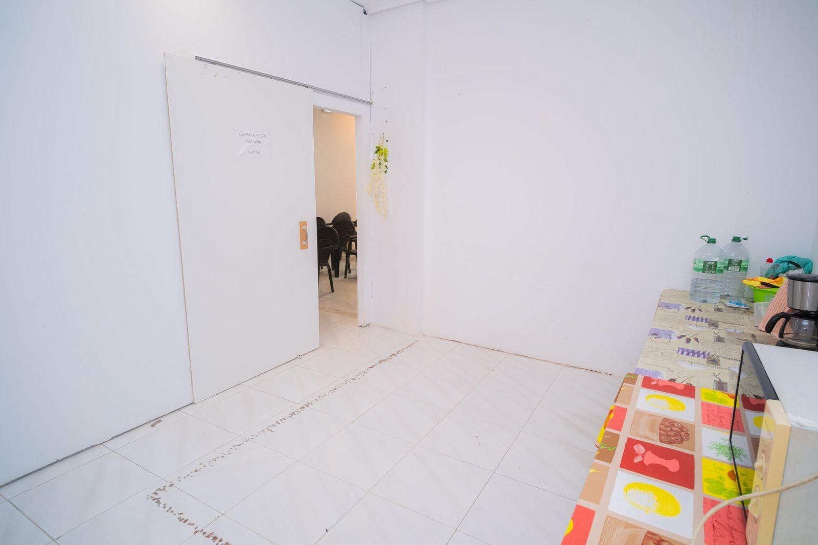 Commercial property in Aviles, Asturias, Spain 130 sq.m. No. 182826