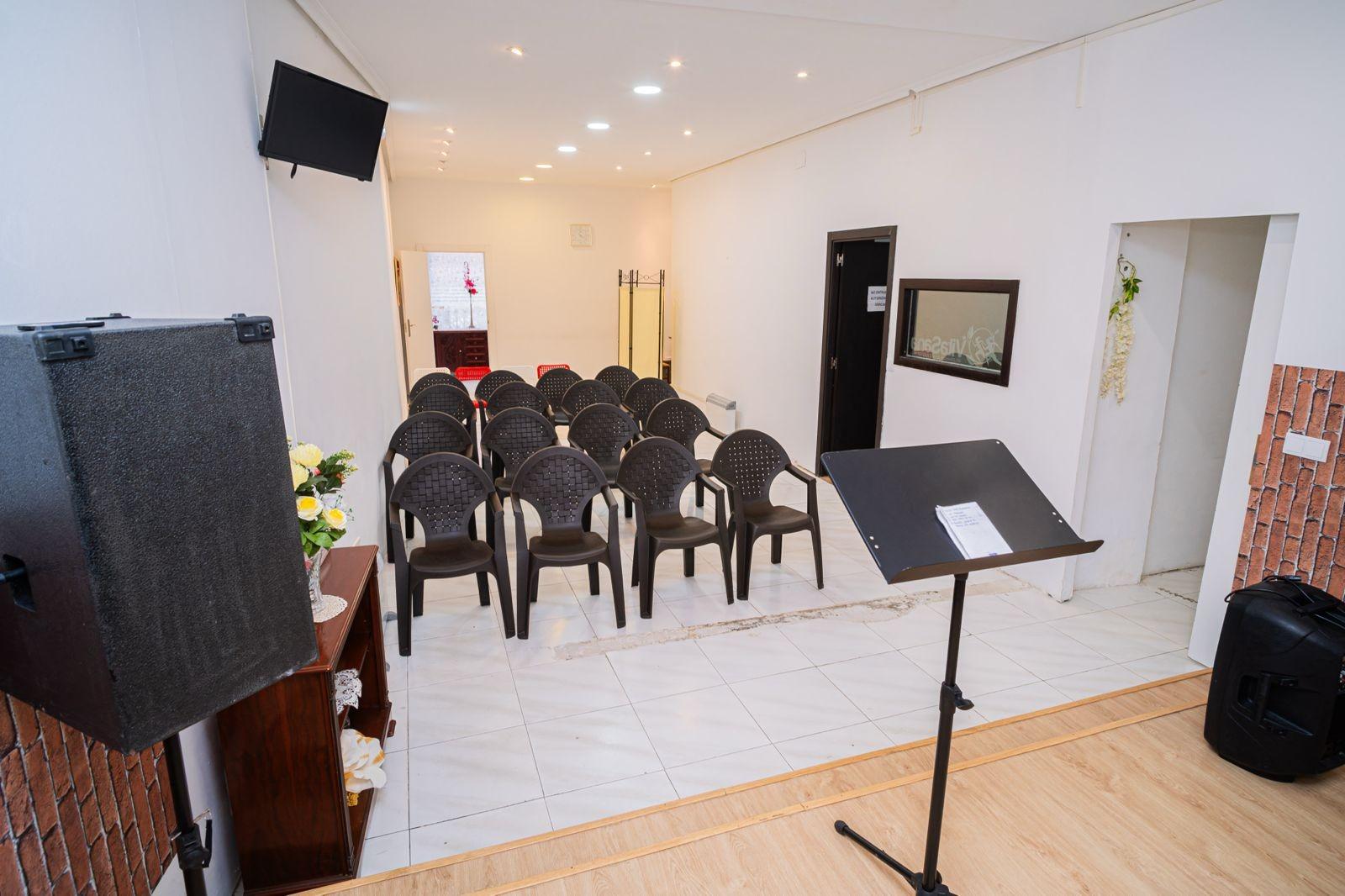 Commercial property in Aviles, Asturias, Spain 130 sq.m. No. 182826