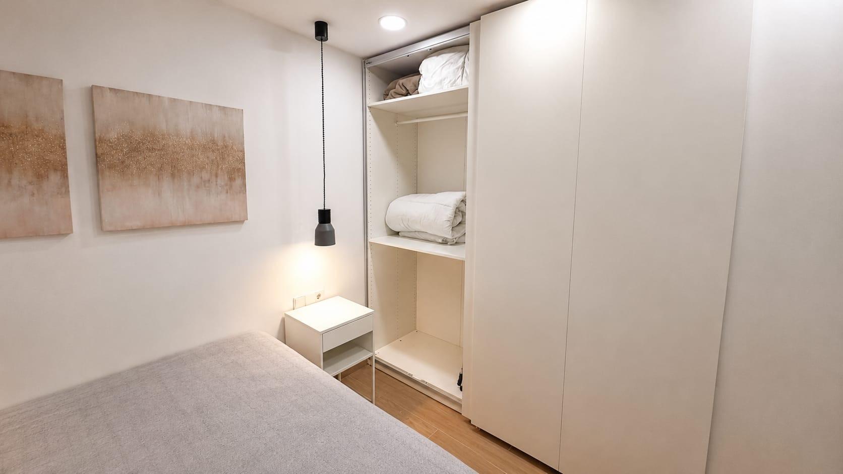 Propiedad comercial en Alicante, España 50 m2 No. 182831