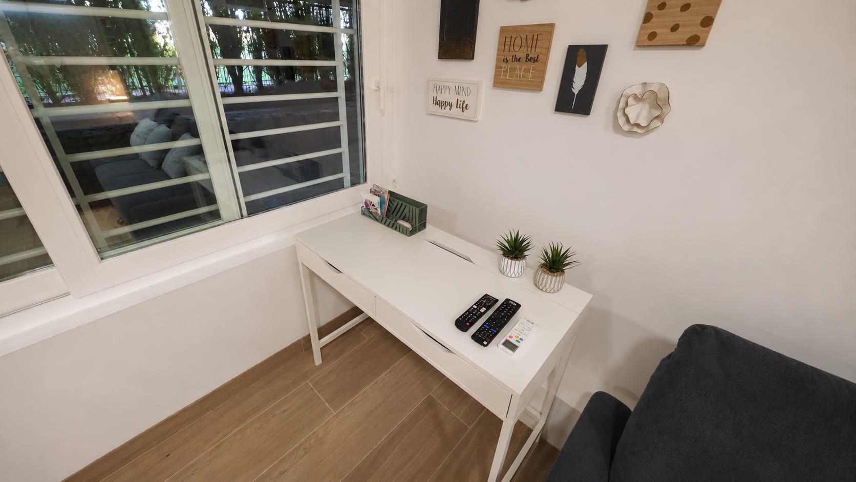 Propiedad comercial en Alicante, España 50 m2 No. 182831