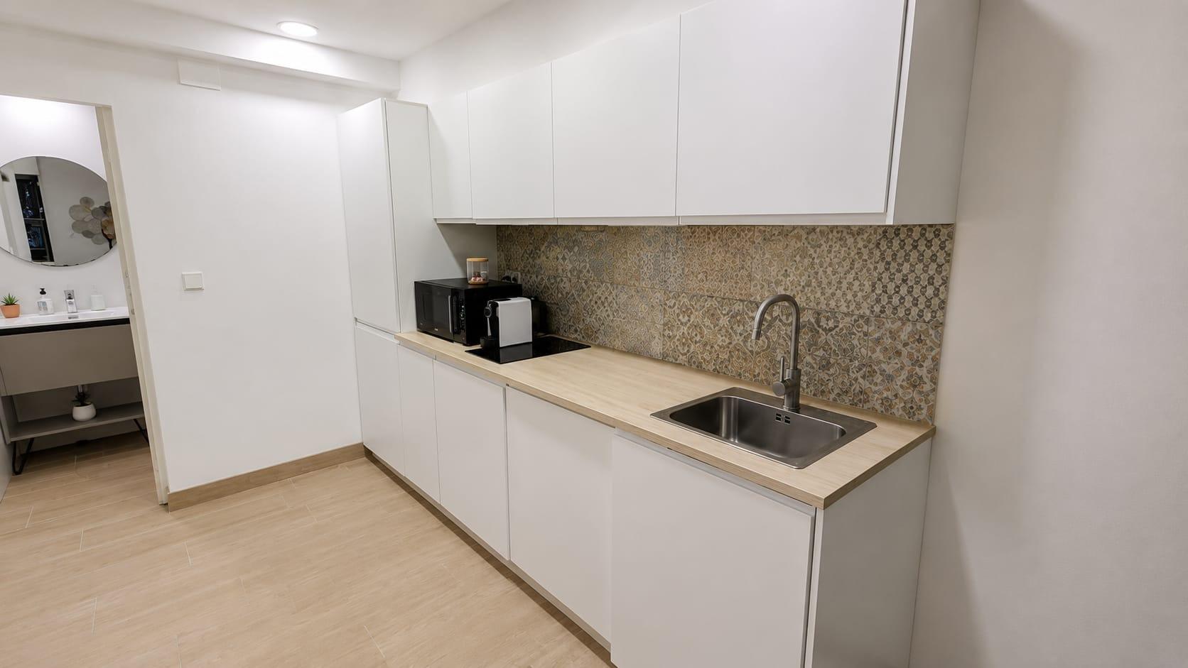 Propiedad comercial en Alicante, España 50 m2 No. 182831