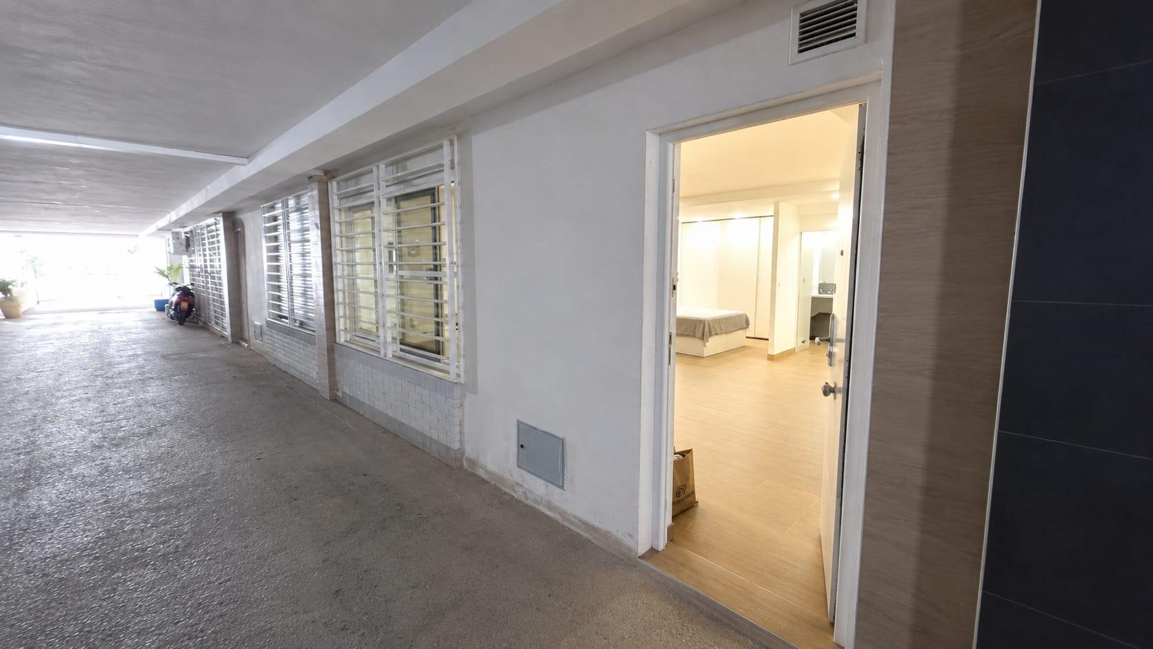 Propiedad comercial en Alicante, España 50 m2 No. 182831