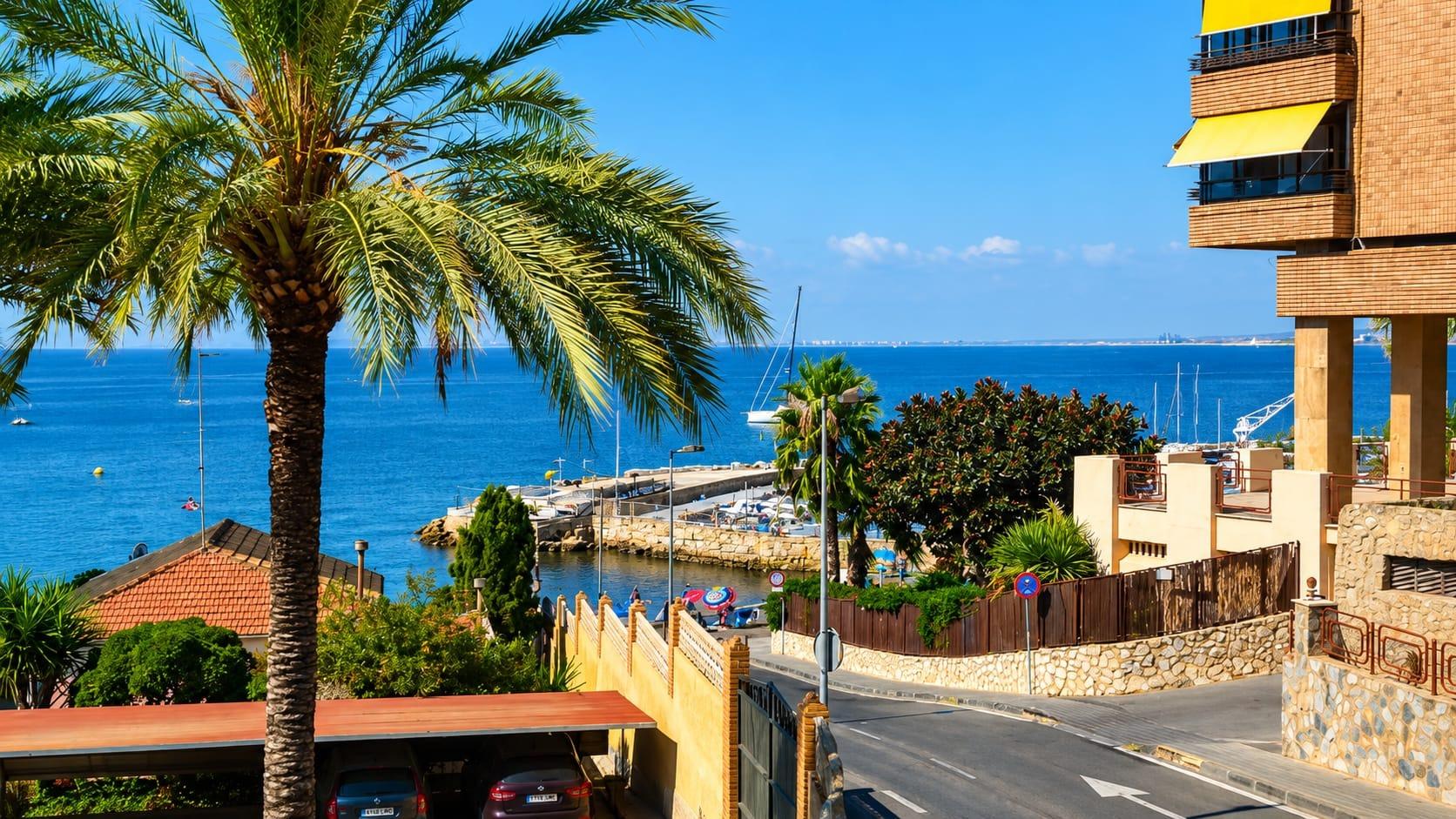 Propiedad comercial en Alicante, España 50 m2 No. 182831