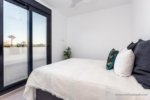 Villa for sale Pilar de la Horadada, Alicante, Spain 3 bedrooms, 151 sq.m. No. 132887 - photo 12