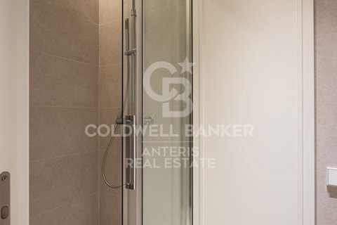 Huoneisto myytävänä Barcelona, Espanja, 2 makuuhuonetta, 86 m2 No. 156758 - kuva 17