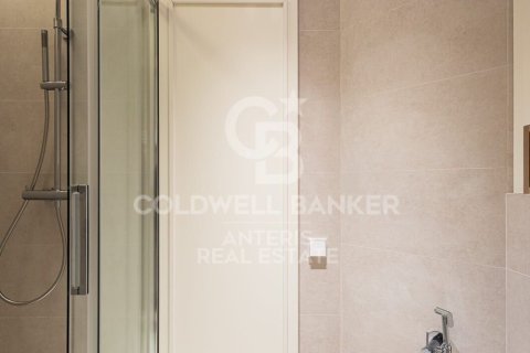 Huoneisto myytävänä Barcelona, Espanja, 2 makuuhuonetta, 86 m2 No. 156758 - kuva 18
