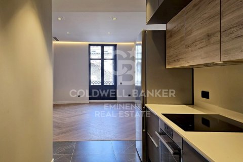 Apartamento en venta en Barcelona, España 2 dormitorios, 70 m2 No. 156757 - foto 3