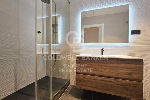 Huoneisto myytävänä Barcelona, Espanja, 2 makuuhuonetta, 70 m2 No. 156757 - kuva 8