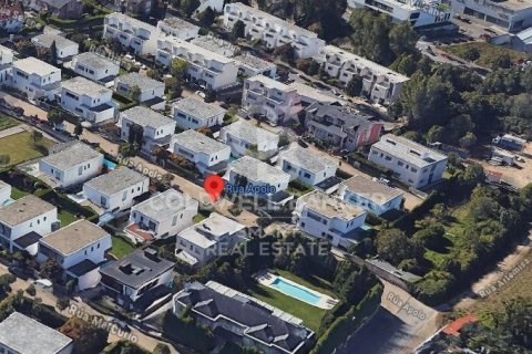 House for sale in Oleiros, A Coruna, Spain 6 bedrooms, 360 sq.m. No. 156756 - photo 3