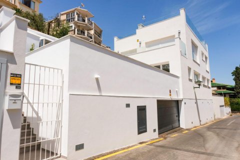 Apartamento en venta en Málaga, España 2 dormitorios, 163 m2 No. 169827 - foto 2