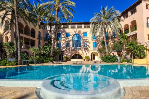 Kaupunkipientalo vuokrattavana Illetes (Ses), Mallorca, Espanja, 3 makuuhuonetta, 180 m2 No. 33179 - kuva 1