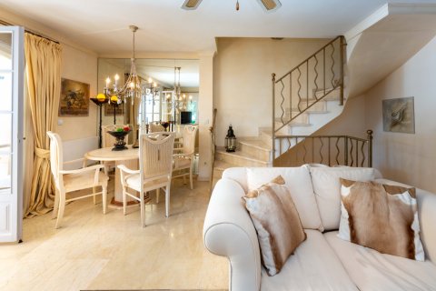 Kaupunkipientalo vuokrattavana Illetes (Ses), Mallorca, Espanja, 3 makuuhuonetta, 180 m2 No. 33179 - kuva 7