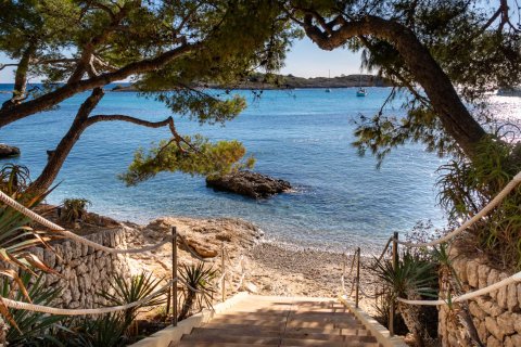 Kaupunkipientalo vuokrattavana Illetes (Ses), Mallorca, Espanja, 3 makuuhuonetta, 180 m2 No. 33179 - kuva 22