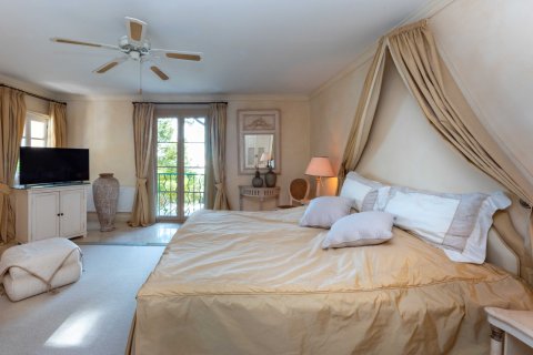 Kaupunkipientalo vuokrattavana Illetes (Ses), Mallorca, Espanja, 3 makuuhuonetta, 180 m2 No. 33179 - kuva 9