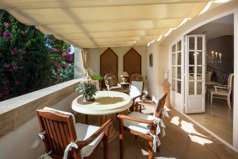 Kaupunkipientalo vuokrattavana Illetes (Ses), Mallorca, Espanja, 3 makuuhuonetta, 180 m2 No. 33179 - kuva 3