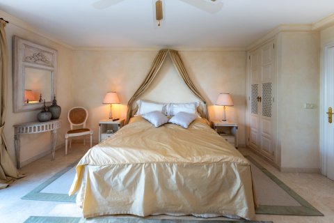 Kaupunkipientalo vuokrattavana Illetes (Ses), Mallorca, Espanja, 3 makuuhuonetta, 180 m2 No. 33179 - kuva 8