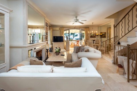 Kaupunkipientalo vuokrattavana Illetes (Ses), Mallorca, Espanja, 3 makuuhuonetta, 180 m2 No. 33179 - kuva 5