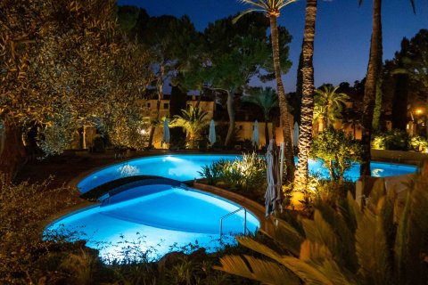 Kaupunkipientalo vuokrattavana Illetes (Ses), Mallorca, Espanja, 3 makuuhuonetta, 180 m2 No. 33179 - kuva 20