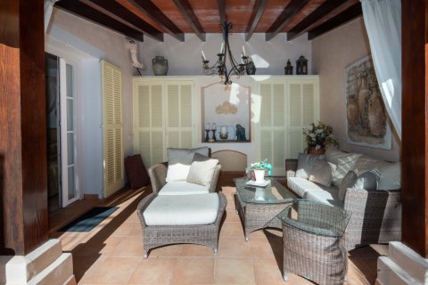 Kaupunkipientalo vuokrattavana Illetes (Ses), Mallorca, Espanja, 3 makuuhuonetta, 180 m2 No. 33179 - kuva 15