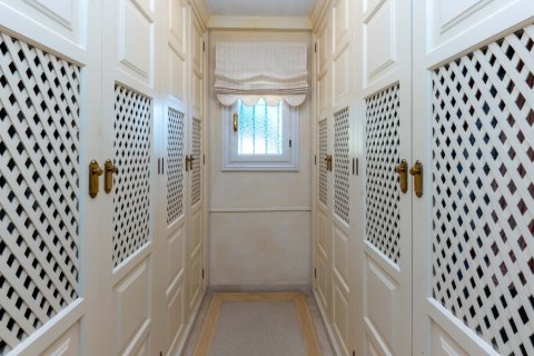 Kaupunkipientalo vuokrattavana Illetes (Ses), Mallorca, Espanja, 3 makuuhuonetta, 180 m2 No. 33179 - kuva 10