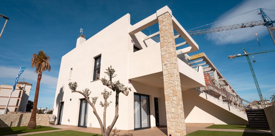 Bungalow i Pilar de la Horadada, Alicante, Spanien 3 sovrum, 83 kvm. Nr. 163638