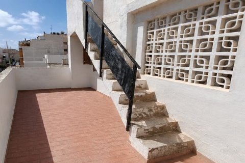 Duplex for sale in Guardamar del Segura, Alicante, Spain 5 bedrooms, 160 sq.m. No. 195808 - photo 9