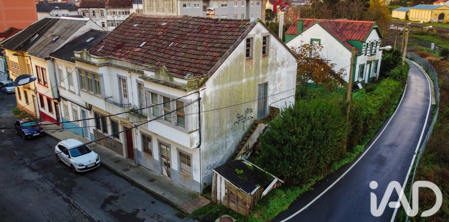Villetta a schiera a Ferrol, A Coruna, Spagna 6 camere da letto, 151 mq. N° 195813