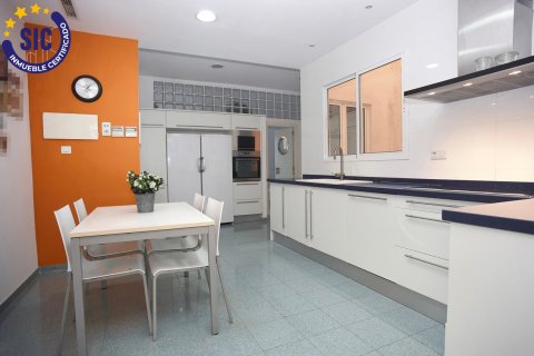 Lägenhet till salu i Valencia, Spanien 4 sovrum, 182 kvm. Nr. 147545 - foto 24