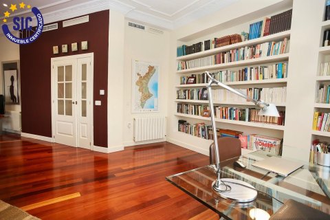 Lägenhet till salu i Valencia, Spanien 4 sovrum, 182 kvm. Nr. 147545 - foto 8