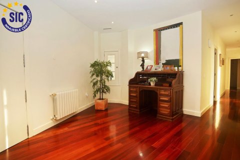 Lägenhet till salu i Valencia, Spanien 4 sovrum, 182 kvm. Nr. 147545 - foto 5