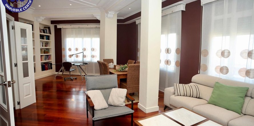 Lägenhet i Valencia, Spanien 4 sovrum, 182 kvm. Nr. 147545