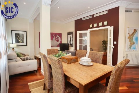 Lägenhet till salu i Valencia, Spanien 4 sovrum, 182 kvm. Nr. 147545 - foto 7