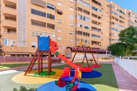 Продажа квартиры в Аликанте, Испания 3 спальни, 95м2 №180106 - фото 22