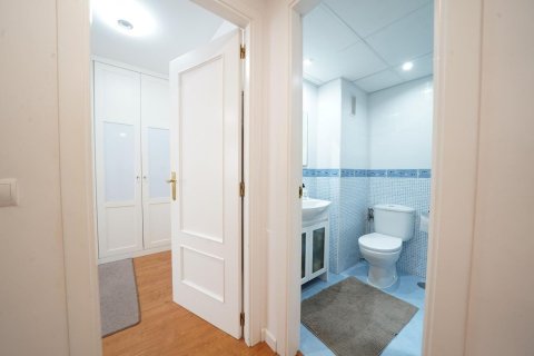 Apartamento en venta en Alicante, España 3 dormitorios, 156 m2 No. 180105 - foto 7