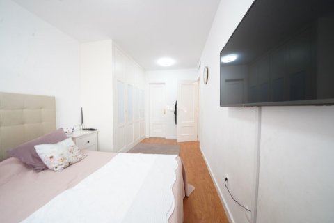 Apartamento en venta en Alicante, España 3 dormitorios, 156 m2 No. 180105 - foto 4