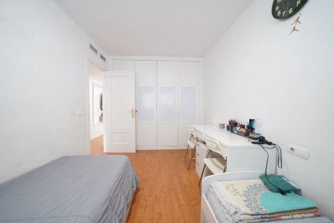Apartamento en venta en Alicante, España 3 dormitorios, 156 m2 No. 180105 - foto 8