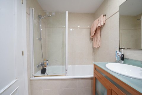 Apartamento en venta en Alicante, España 3 dormitorios, 156 m2 No. 180105 - foto 10