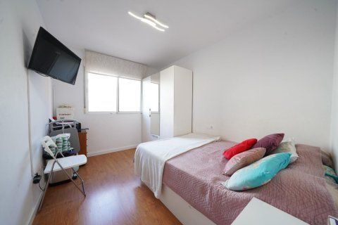 Apartamento en venta en Alicante, España 3 dormitorios, 156 m2 No. 180105 - foto 5