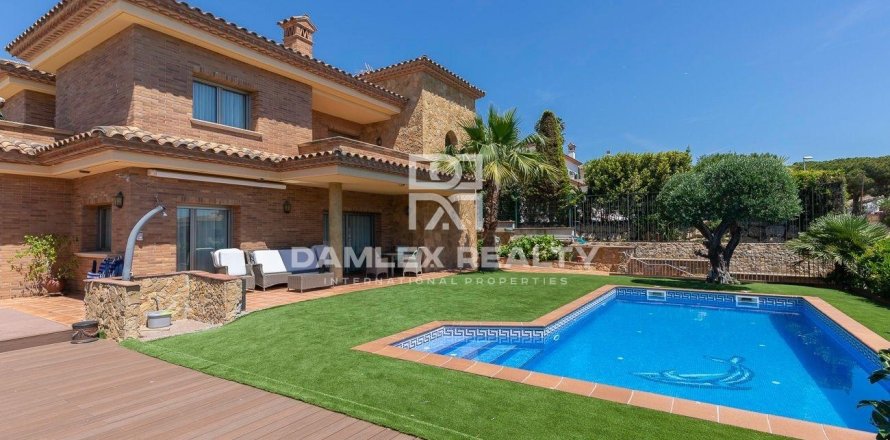 Dom w Platja D'aro, Girona, Hiszpania 7 sypialni, 520 mkw. nr 176831