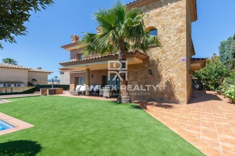 Dom w Platja D'aro, Girona, Hiszpania 7 sypialni, 520 mkw. nr 176831 – zdjęcie 3