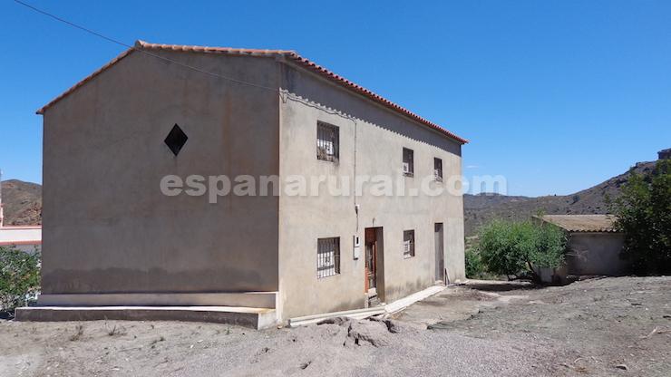 Hus i Lubrin, Almeria, Spanien 6 sovrum, 212 kvm. Nr. 184042