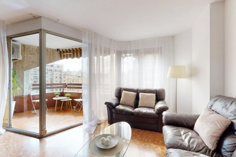 Apartament w Valencia, Hiszpania 4 sypialnie, 125 mkw. nr 146317 – zdjęcie 5