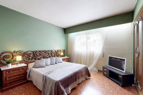 Apartament w Valencia, Hiszpania 4 sypialnie, 125 mkw. nr 146317 – zdjęcie 6