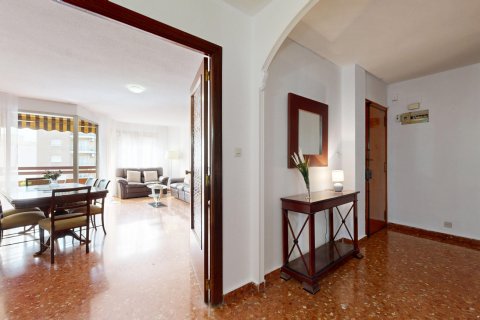 Apartament w Valencia, Hiszpania 4 sypialnie, 125 mkw. nr 146317 – zdjęcie 12