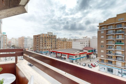 Apartament w Valencia, Hiszpania 4 sypialnie, 125 mkw. nr 146317 – zdjęcie 11