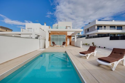 Willa w Torrevieja, Alicante, Hiszpania 3 sypialnie, 120 mkw. nr 146320 – zdjęcie 2