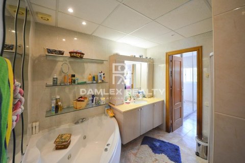 Talo myytävänä Lloret de Mar, Girona, Espanja, 10 makuuhuonetta, 500 m2 No. 176865 - kuva 17