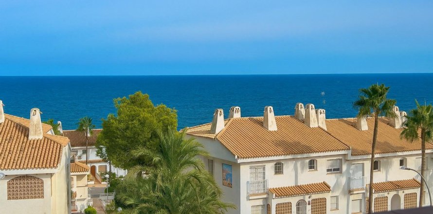Villetta a schiera a Dehesa De Campoamor, Alicante, Spagna 3 camere da letto, 99 mq. N° 195701