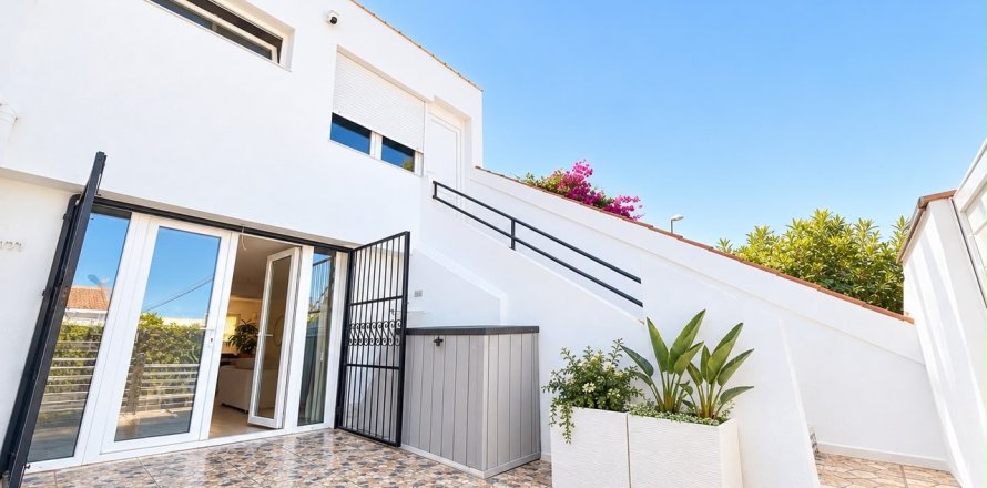 Villetta a schiera a Los Balcones, Alicante, Spagna 3 camere da letto, 91 mq. N° 195699